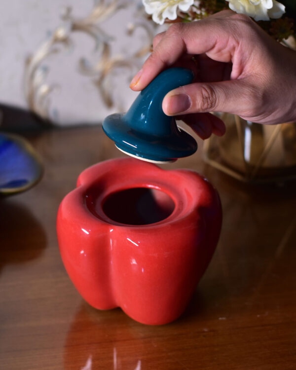Red Shimla mirch Jar