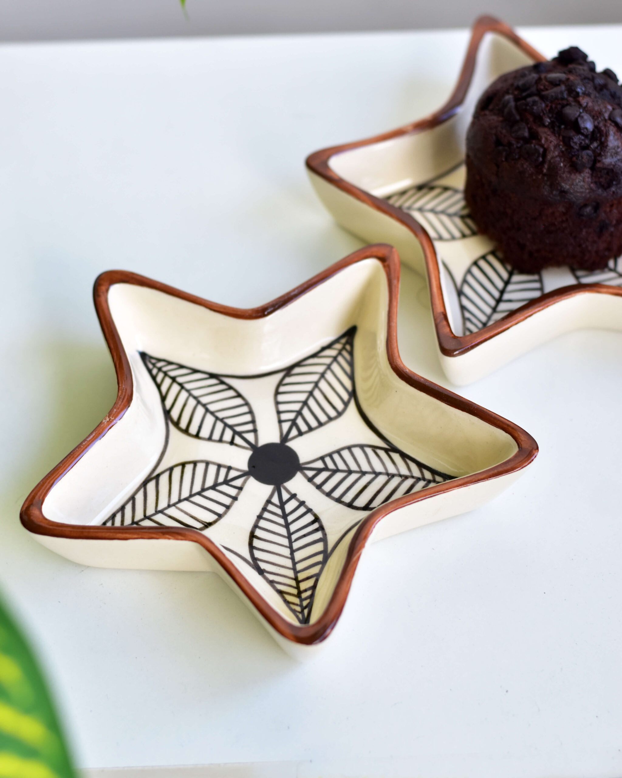 Star Black Snack Plate