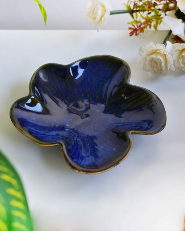 Flower ceramic plate