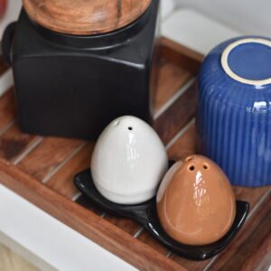 DSC_0399 Egg Salt and Pepper Set